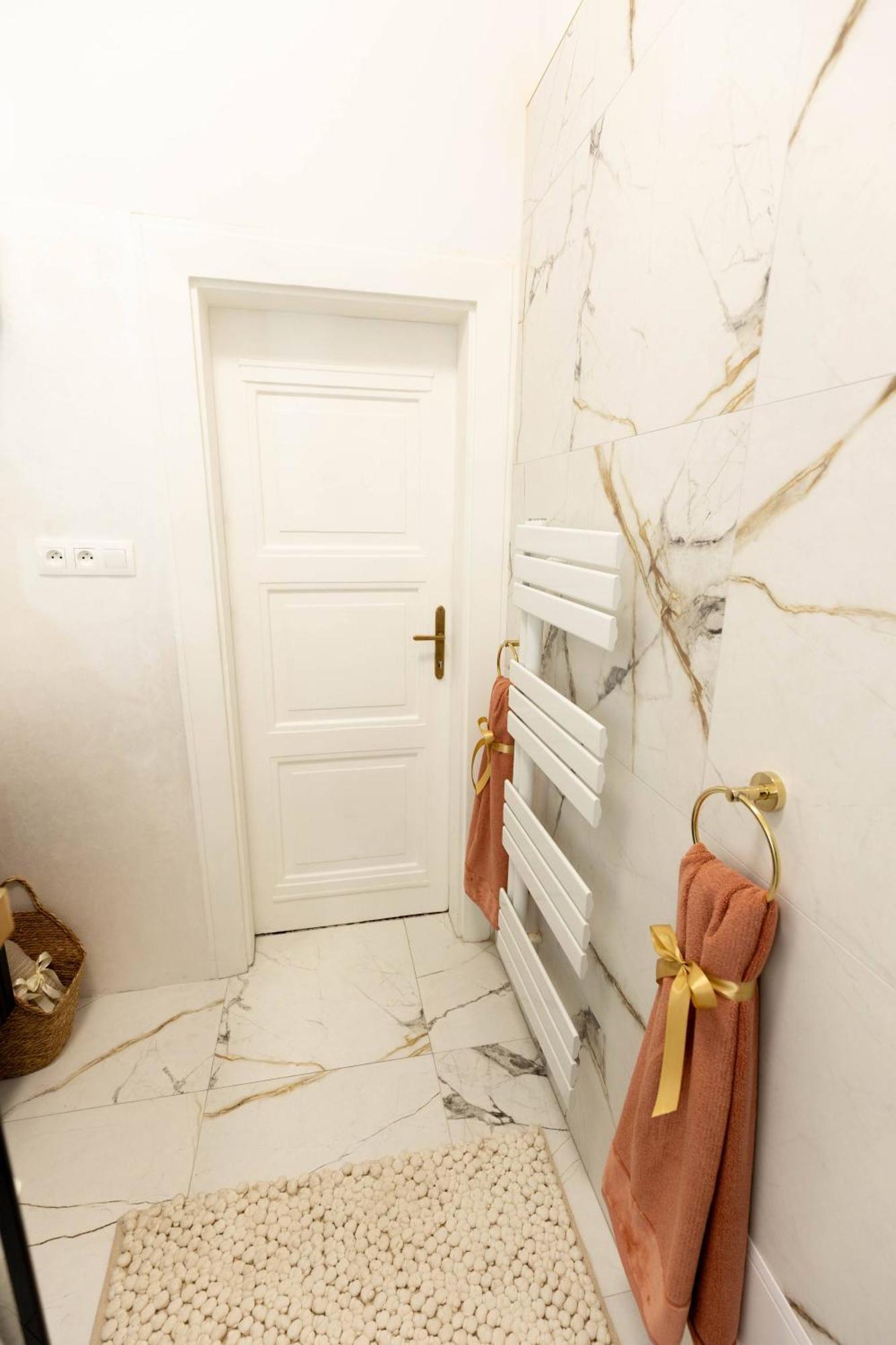 New, Stylish And Spacious Apartment Bratislava Extérieur photo